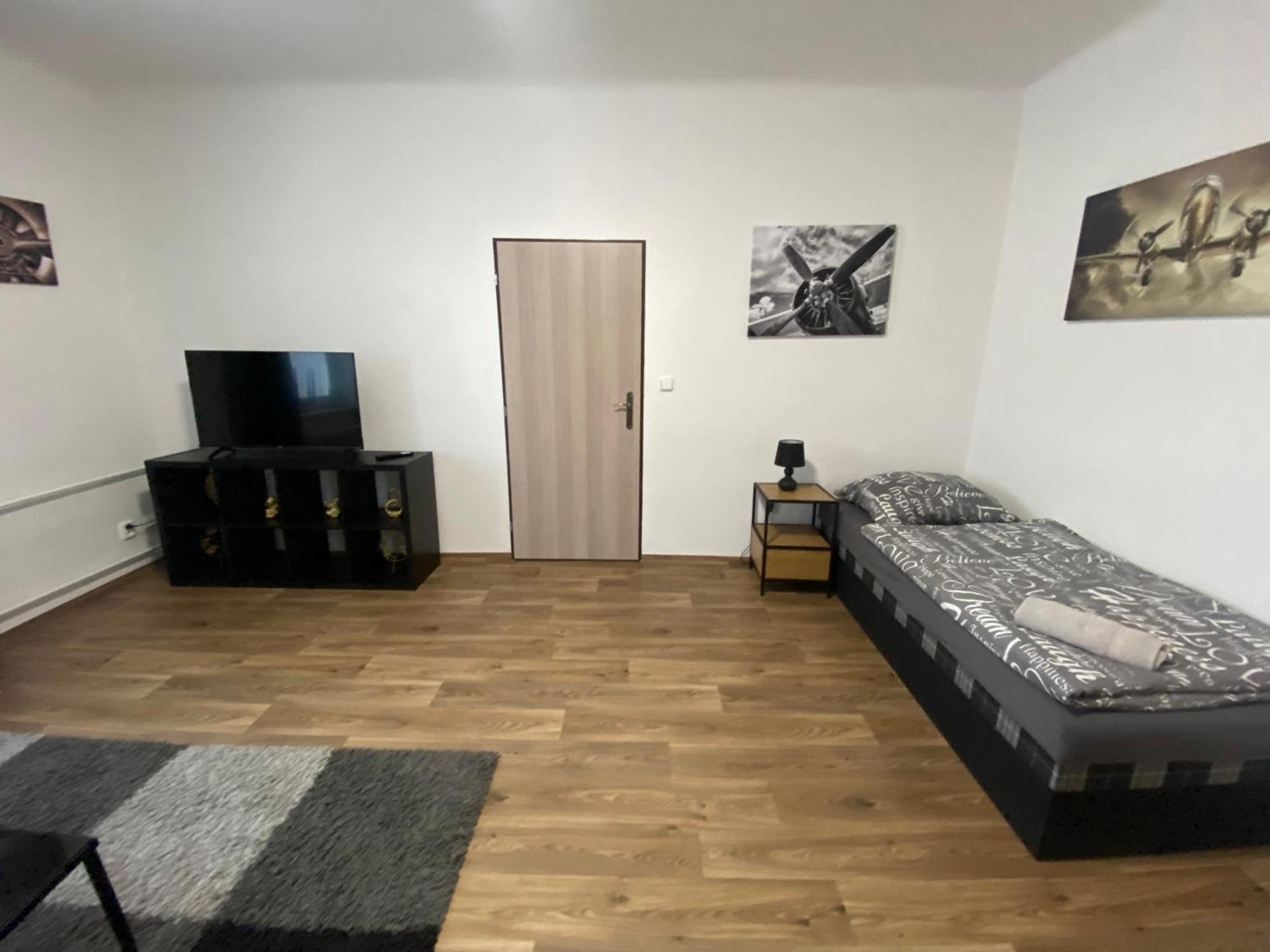 Cerna Ruze - Apartman 3 Plzeň Esterno foto