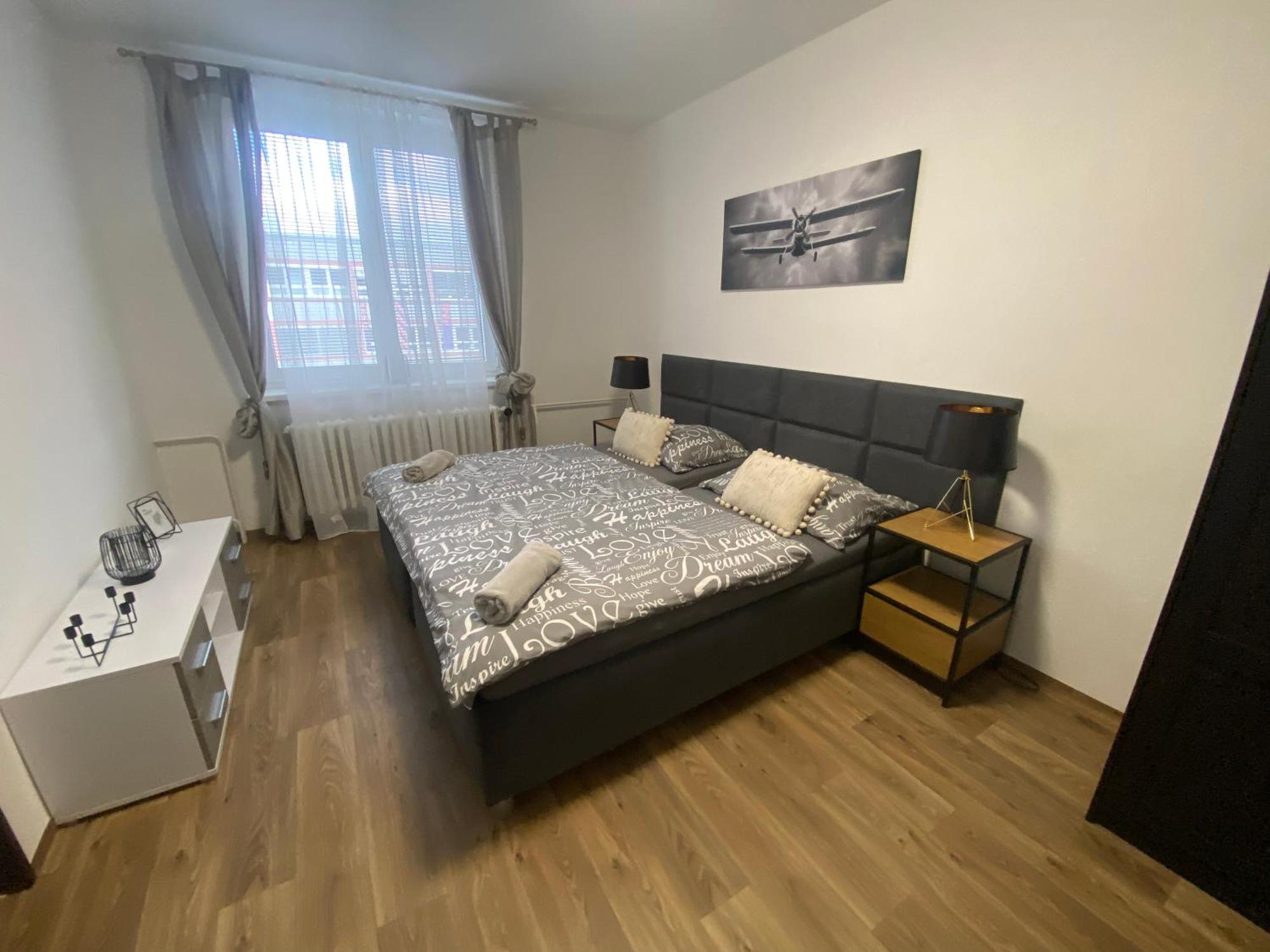 Cerna Ruze - Apartman 3 Plzeň Esterno foto